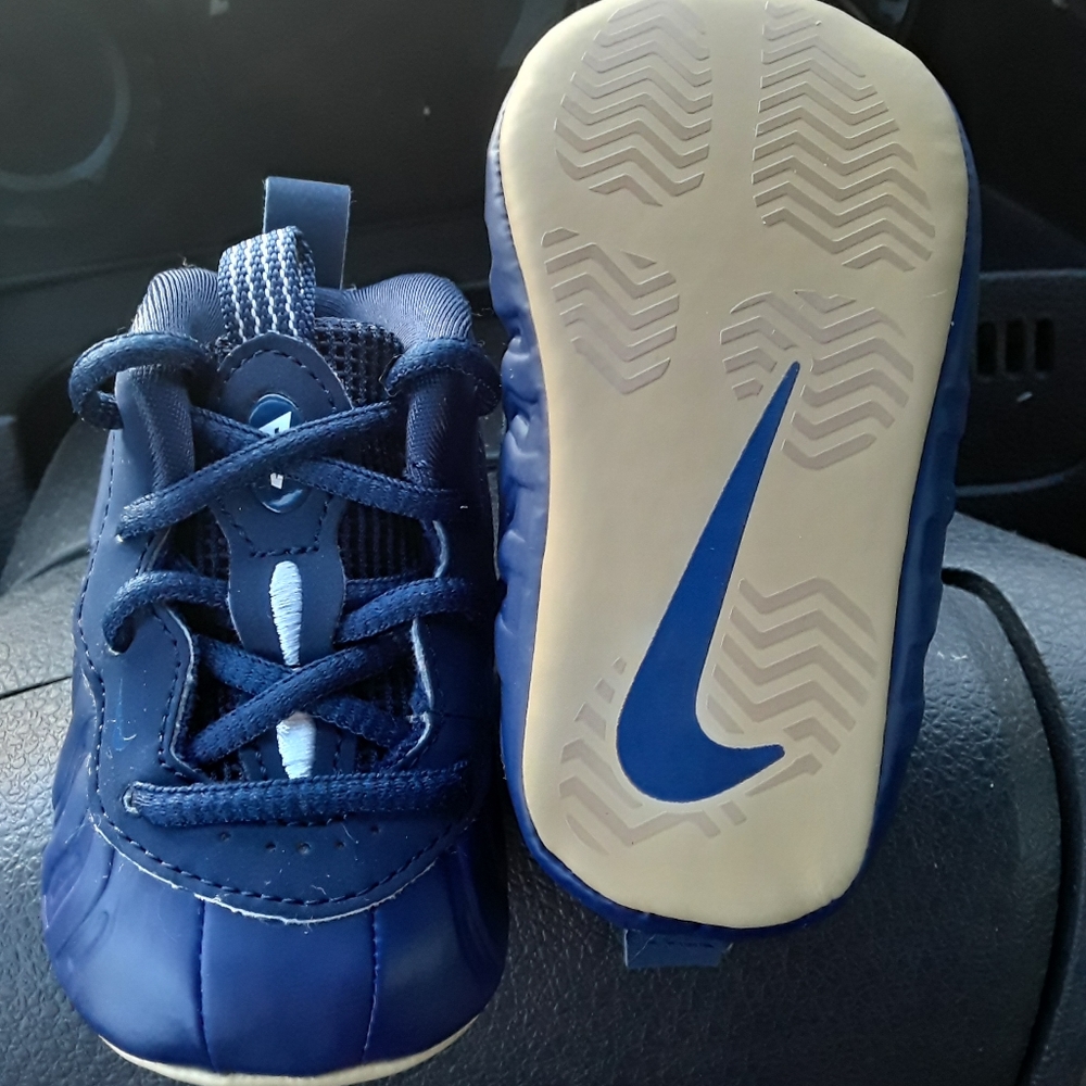 Foamposite - Picture 2 of 2